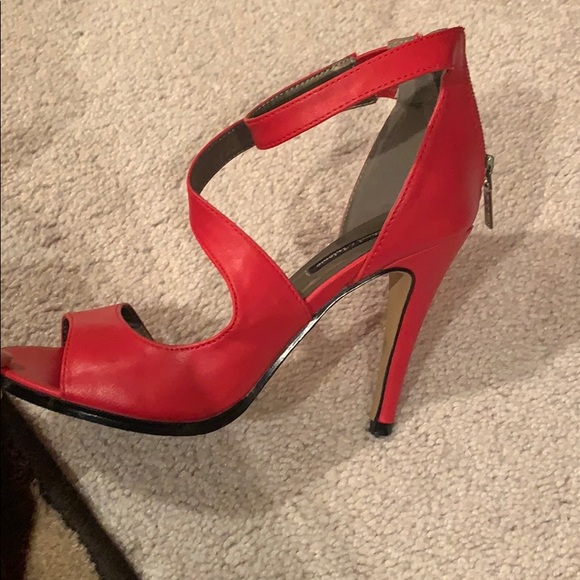 Sexy Red Michael Antonio Heels size 6.5 - Picture 2 of 3